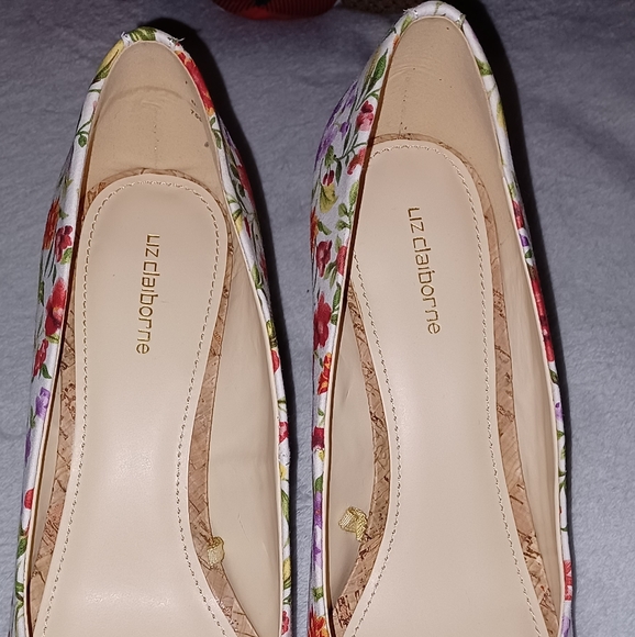 Liz Claiborne heels - Picture 3 of 12
